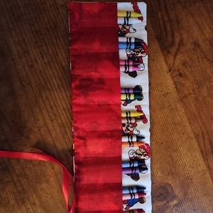 Crayon roll-up